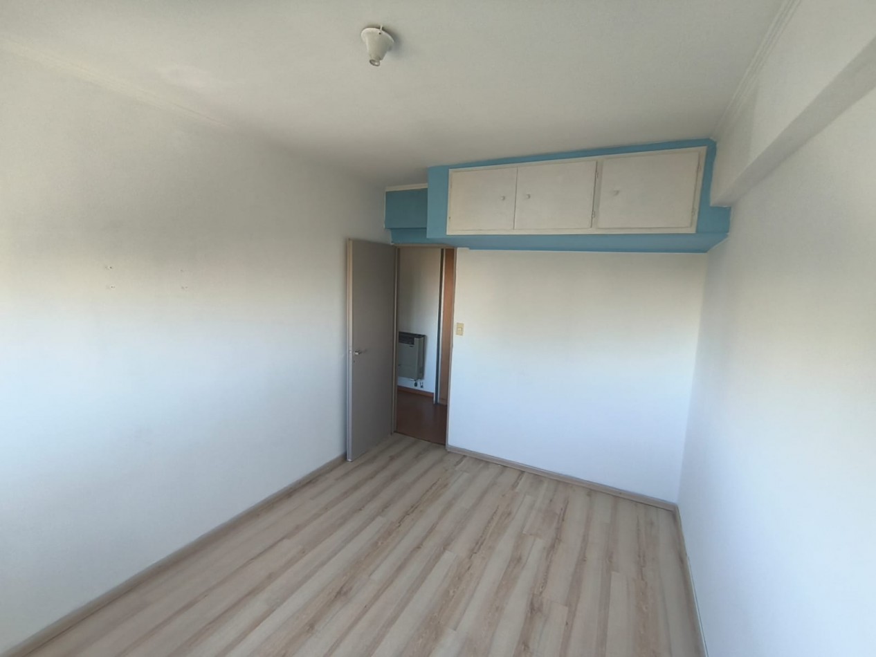 Departamento- Avda. Rivadavia