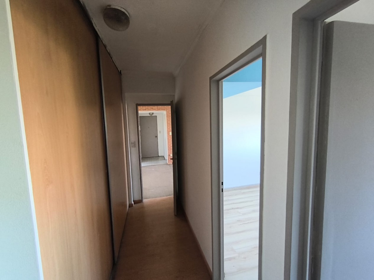 Departamento- Avda. Rivadavia