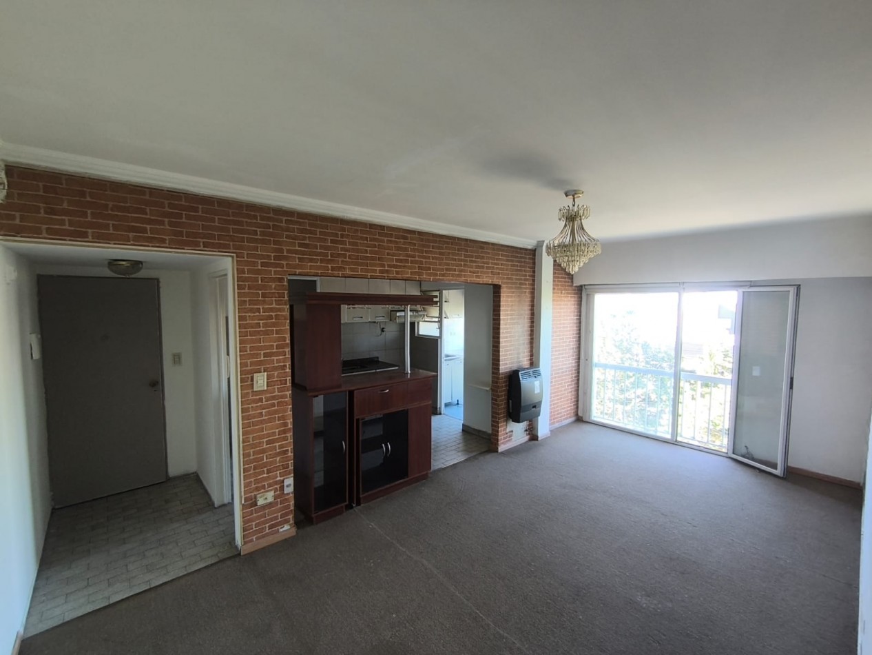 Departamento- Avda. Rivadavia