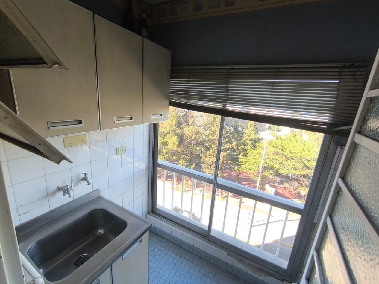 Departamento- Avda. Rivadavia