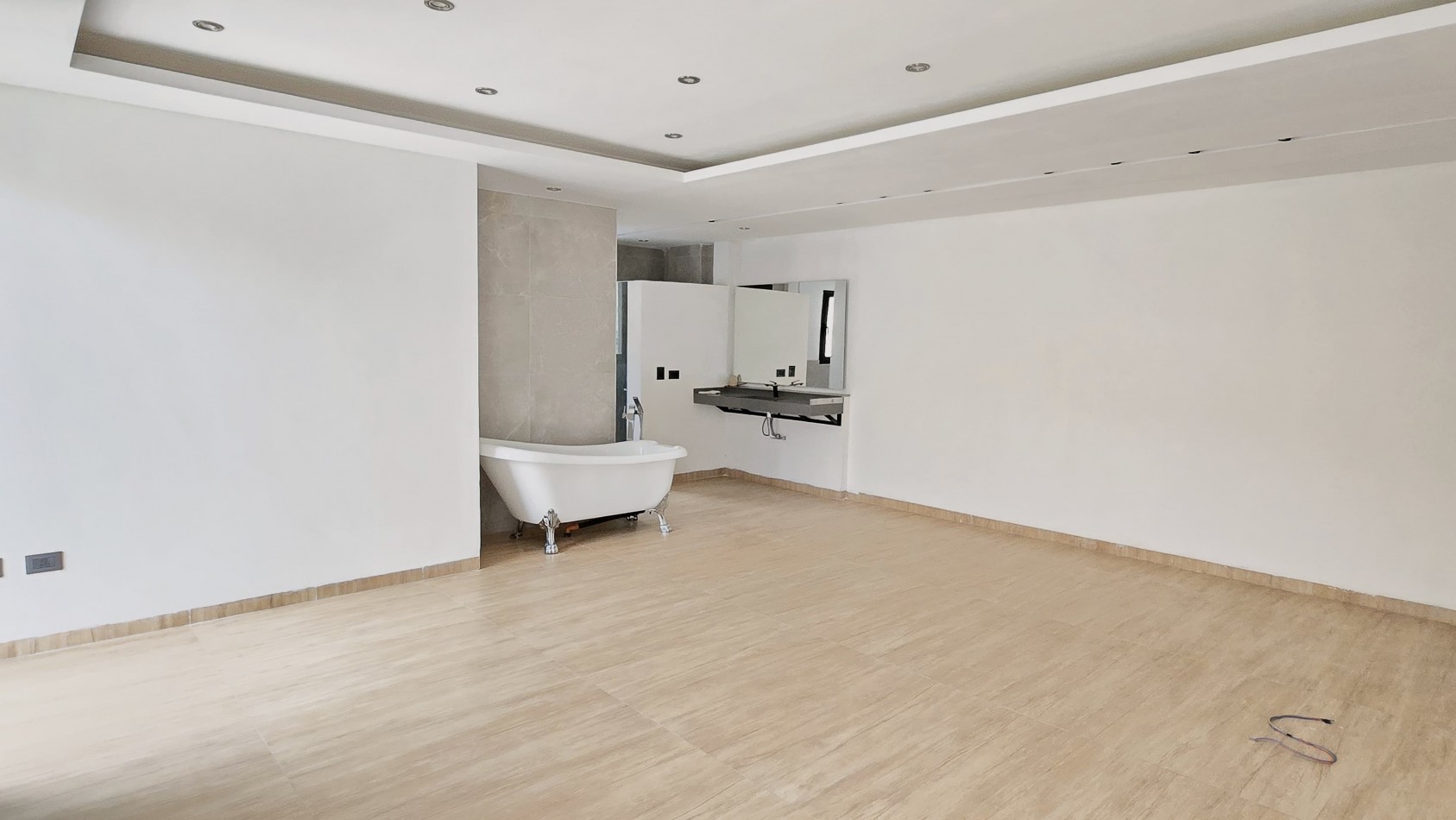 CASA NIVEL GERENCIAL - BARRIO PRIVADO