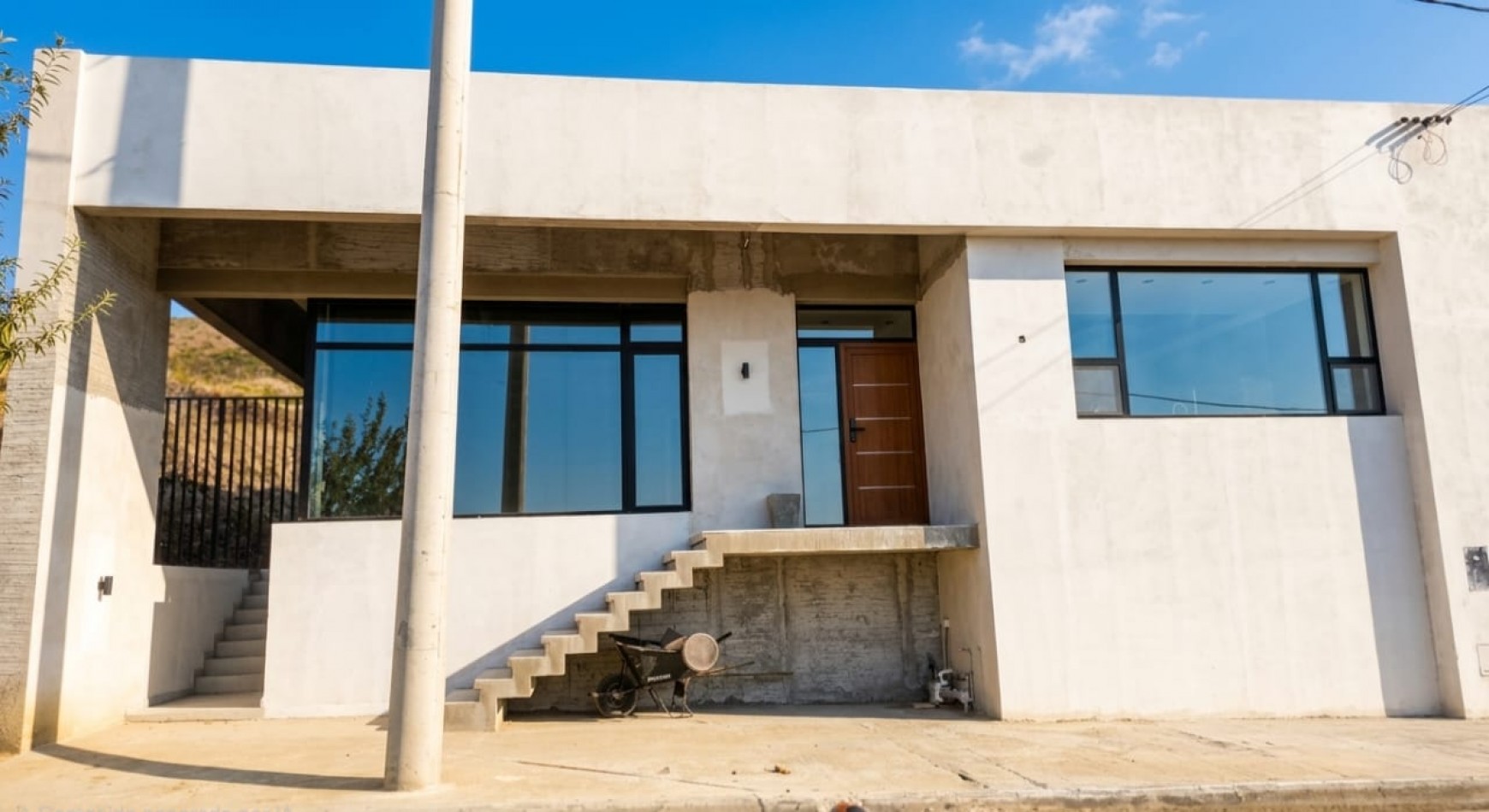 CASA NIVEL GERENCIAL - BARRIO PRIVADO