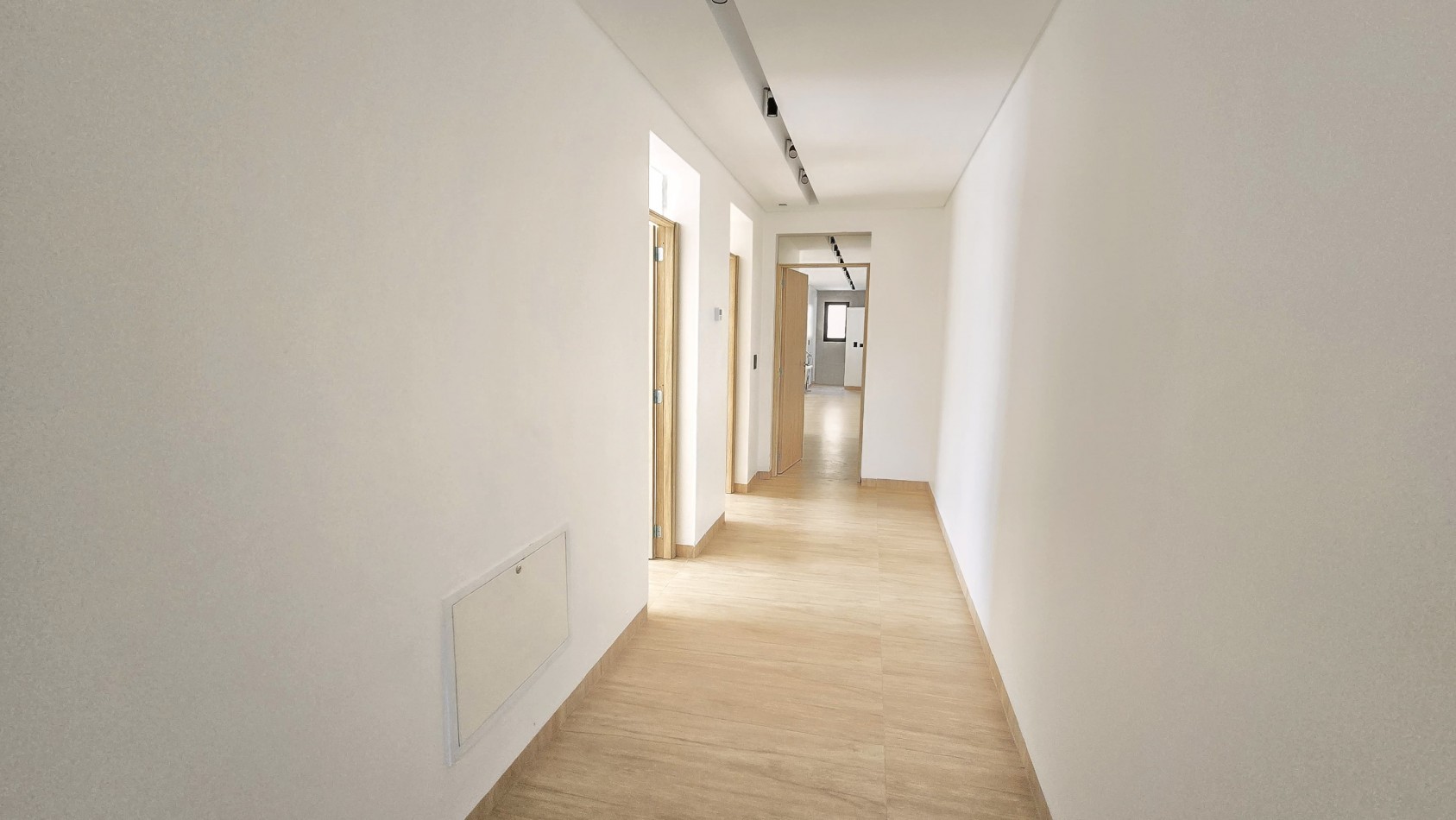 CASA NIVEL GERENCIAL - BARRIO PRIVADO