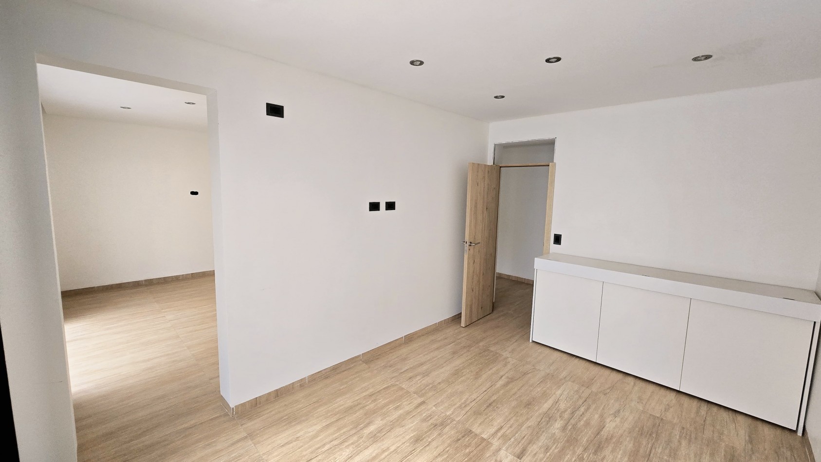 CASA NIVEL GERENCIAL - BARRIO PRIVADO