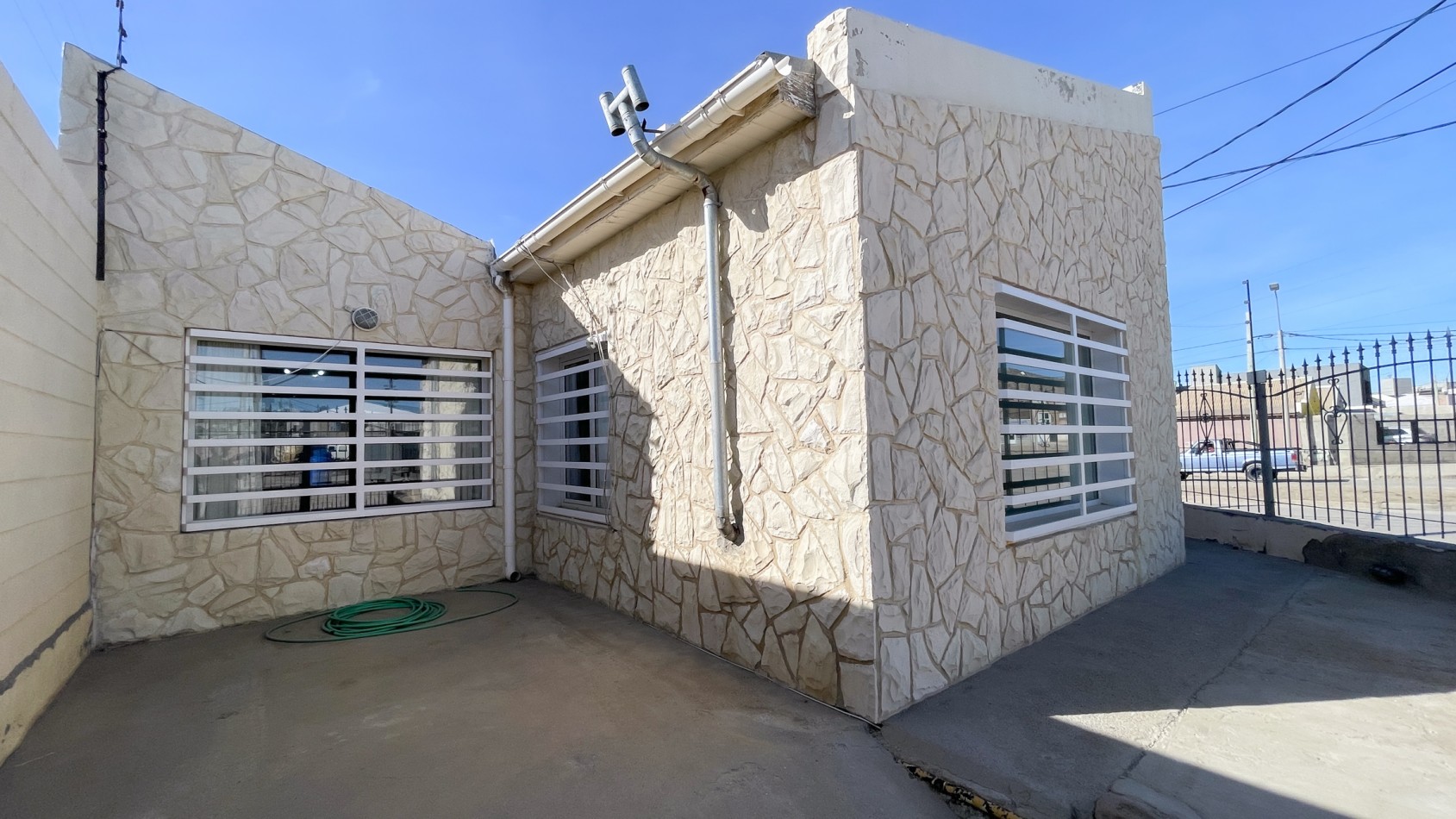 CASA EN VENTA - ABEL AMAYA