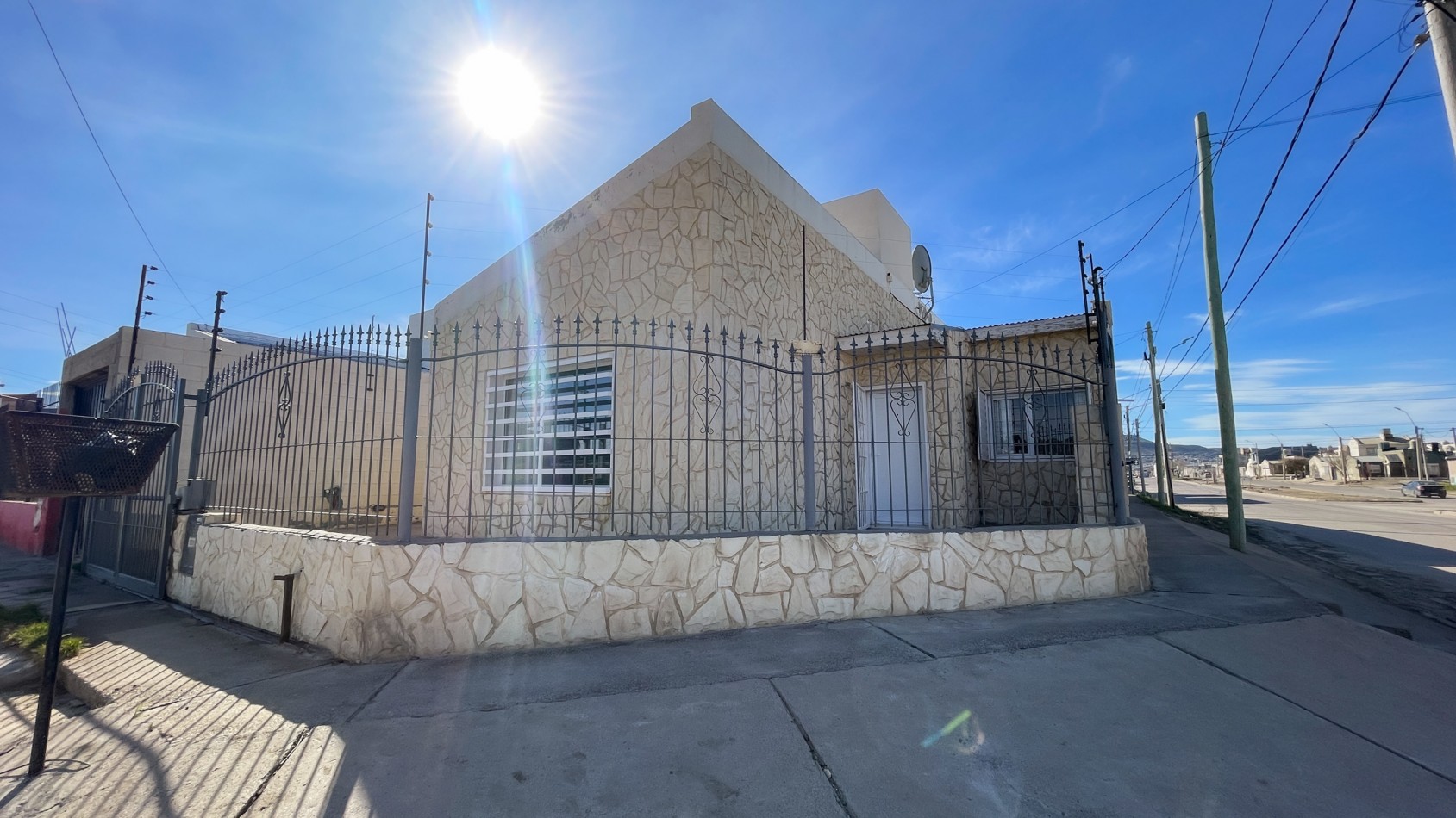 CASA EN VENTA - ABEL AMAYA