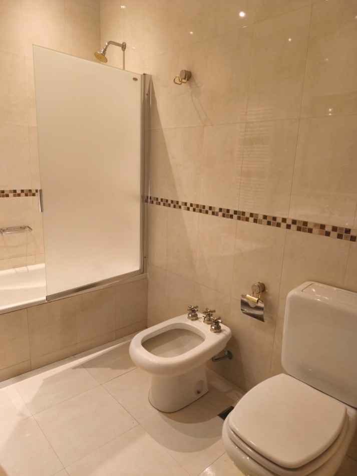 CASA GERENCIAL  3 DORMITORIOS