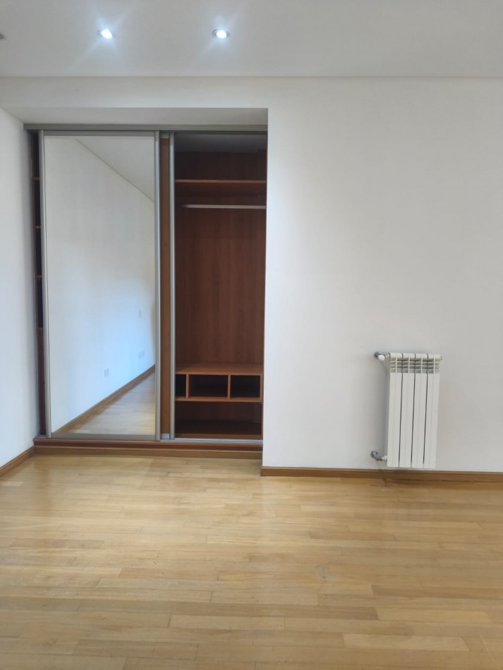 CASA GERENCIAL  3 DORMITORIOS