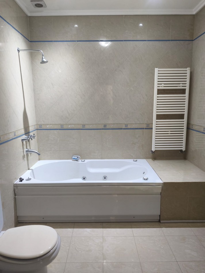 CASA GERENCIAL  3 DORMITORIOS
