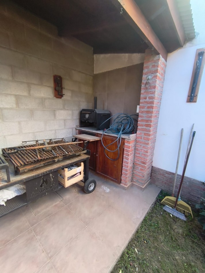 CASA 4 DORMITORIOS + QUINCHO CON DORM.