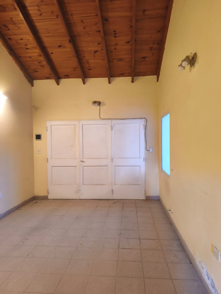 CASA 4 DORMITORIOS + QUINCHO CON DORM.
