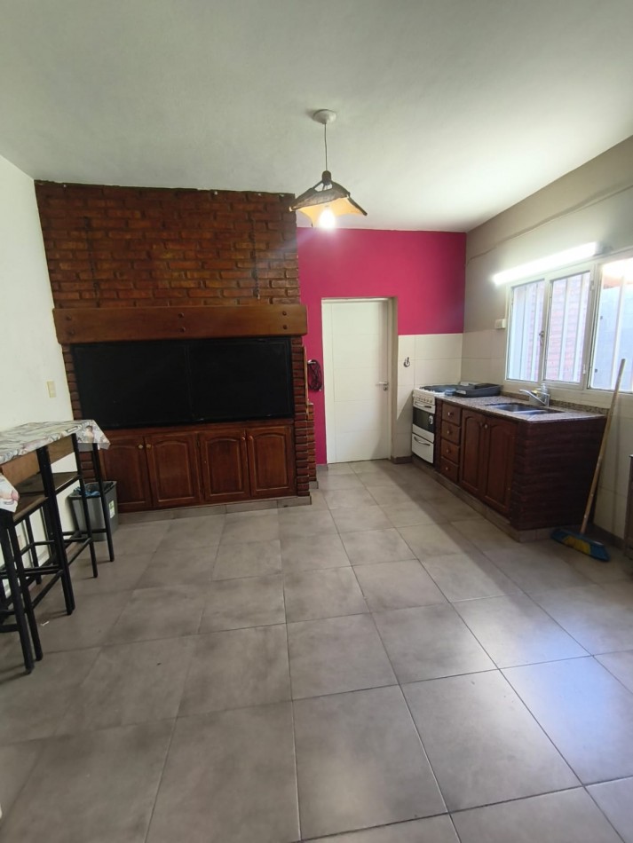 CASA 4 DORMITORIOS + QUINCHO CON DORM.