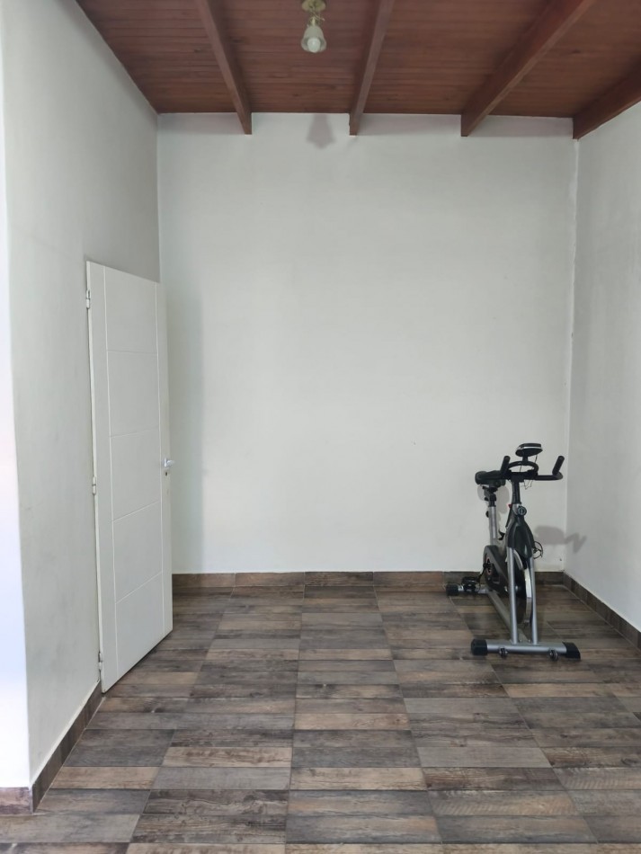 CASA 4 DORMITORIOS + QUINCHO CON DORM.