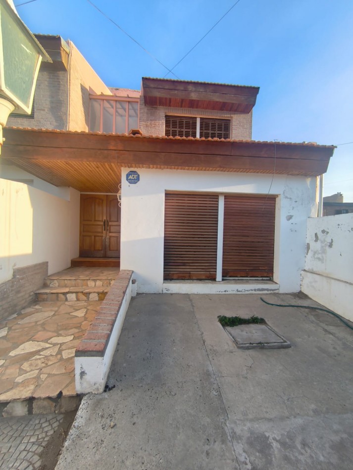 CASA EN PUEYRREDON - TRES DORMITORIOS
