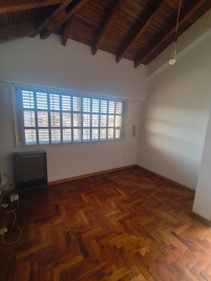 CASA EN PUEYRREDON - TRES DORMITORIOS