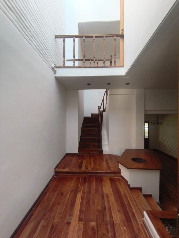 CASA EN PUEYRREDON - TRES DORMITORIOS