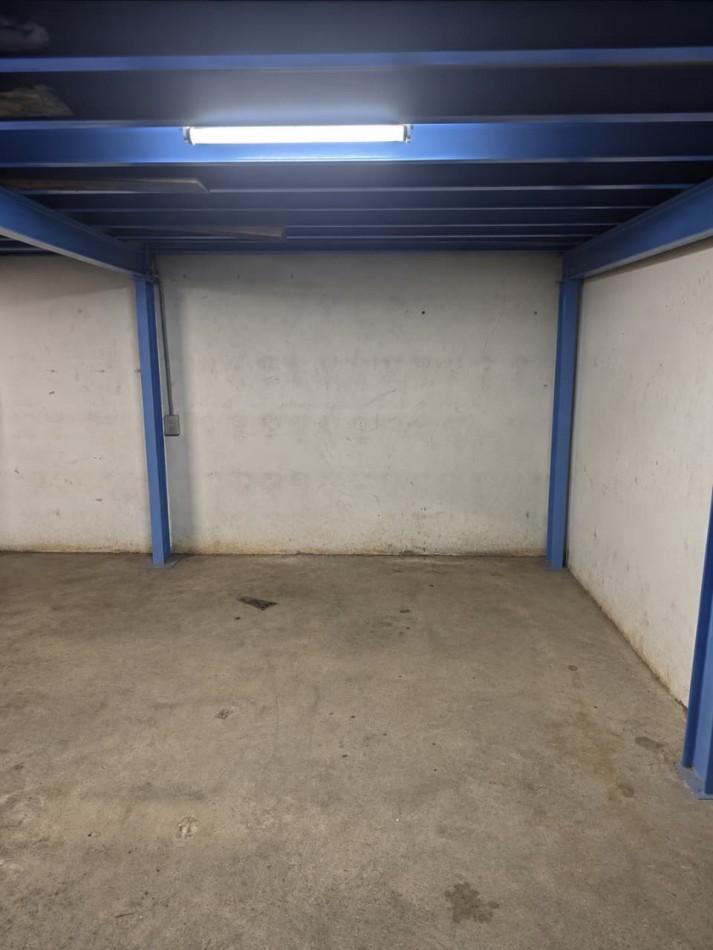 DEPOSITO + OFICINA EN ALQUILER B° INDUSTRIAL