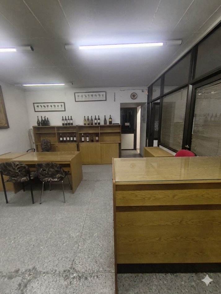 DEPOSITO + OFICINA EN ALQUILER B° INDUSTRIAL