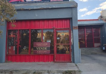 TALLER Y SALON COMERCIAL  EN VENTA 
